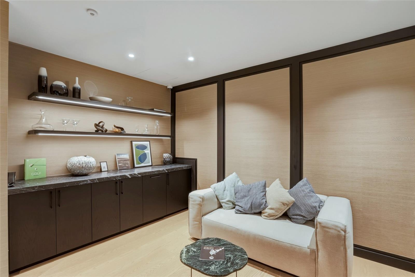 RITZ CARLTON RESIDENCES - Residential