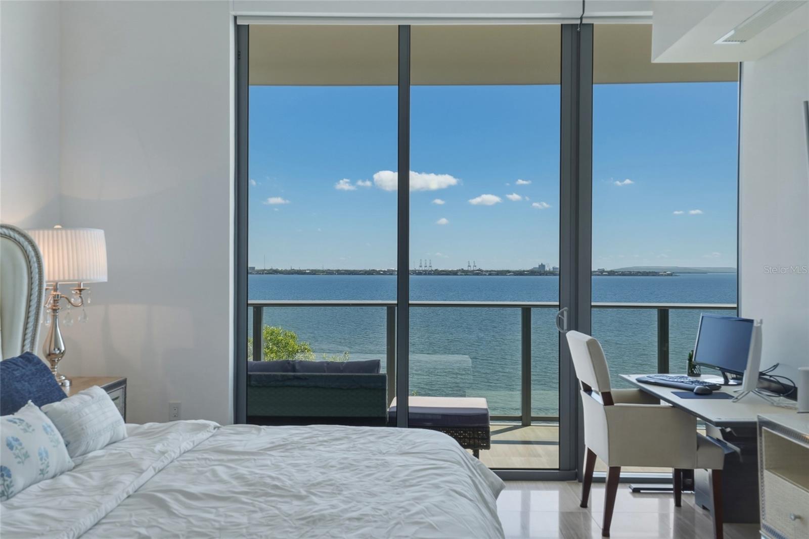 RITZ CARLTON RESIDENCES - Residential