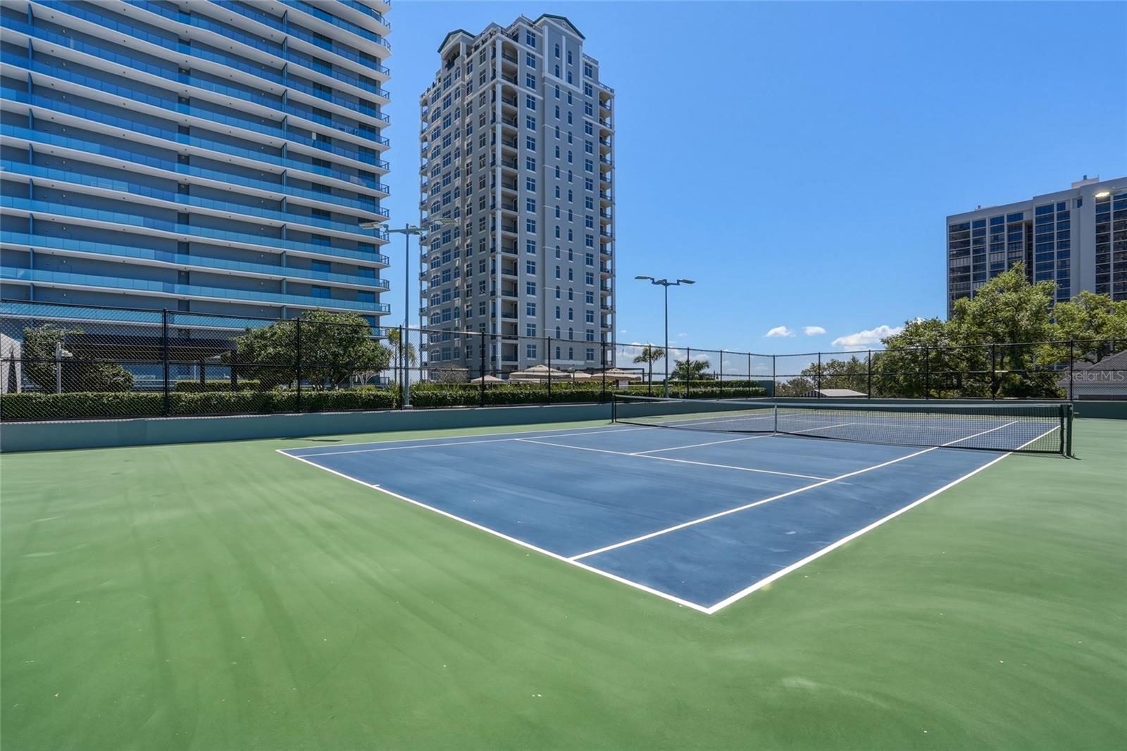 RITZ CARLTON RESIDENCES - Residential