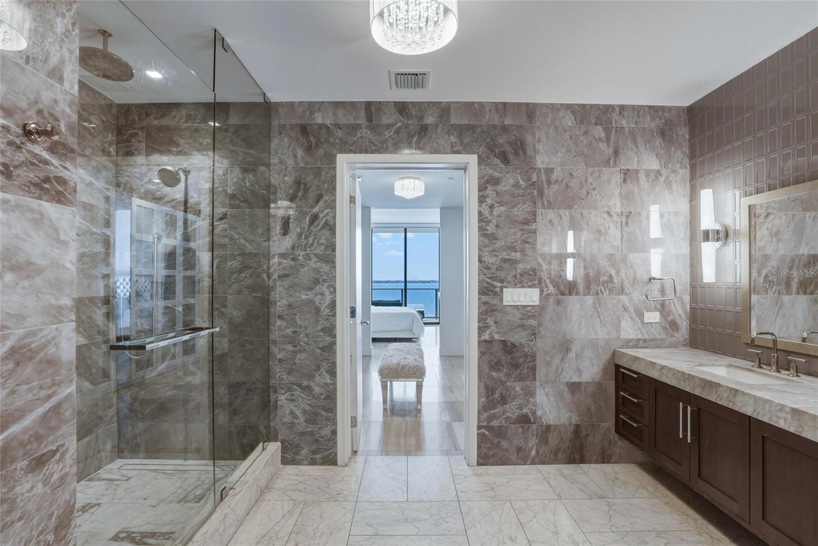 RITZ CARLTON RESIDENCES - Residential