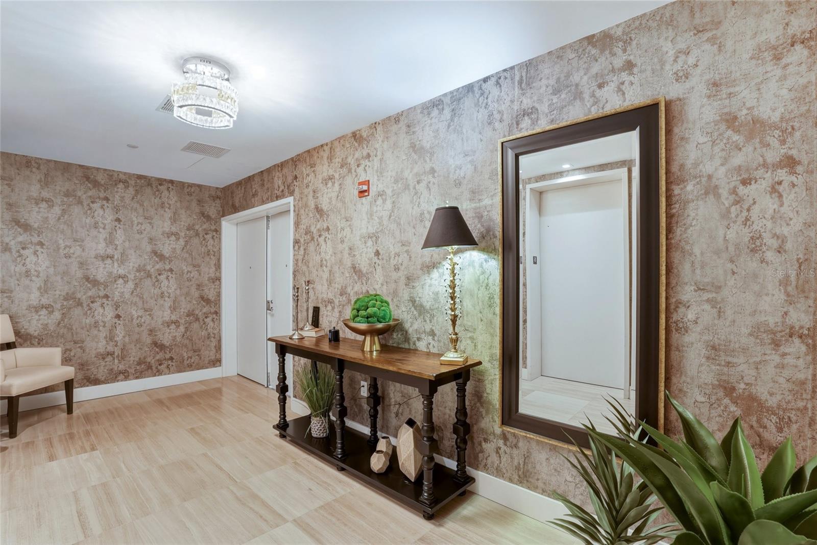 RITZ CARLTON RESIDENCES - Residential