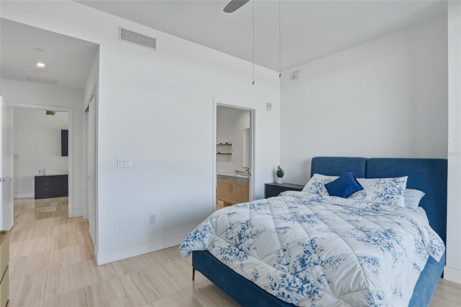 RITZ CARLTON RESIDENCES - Residential