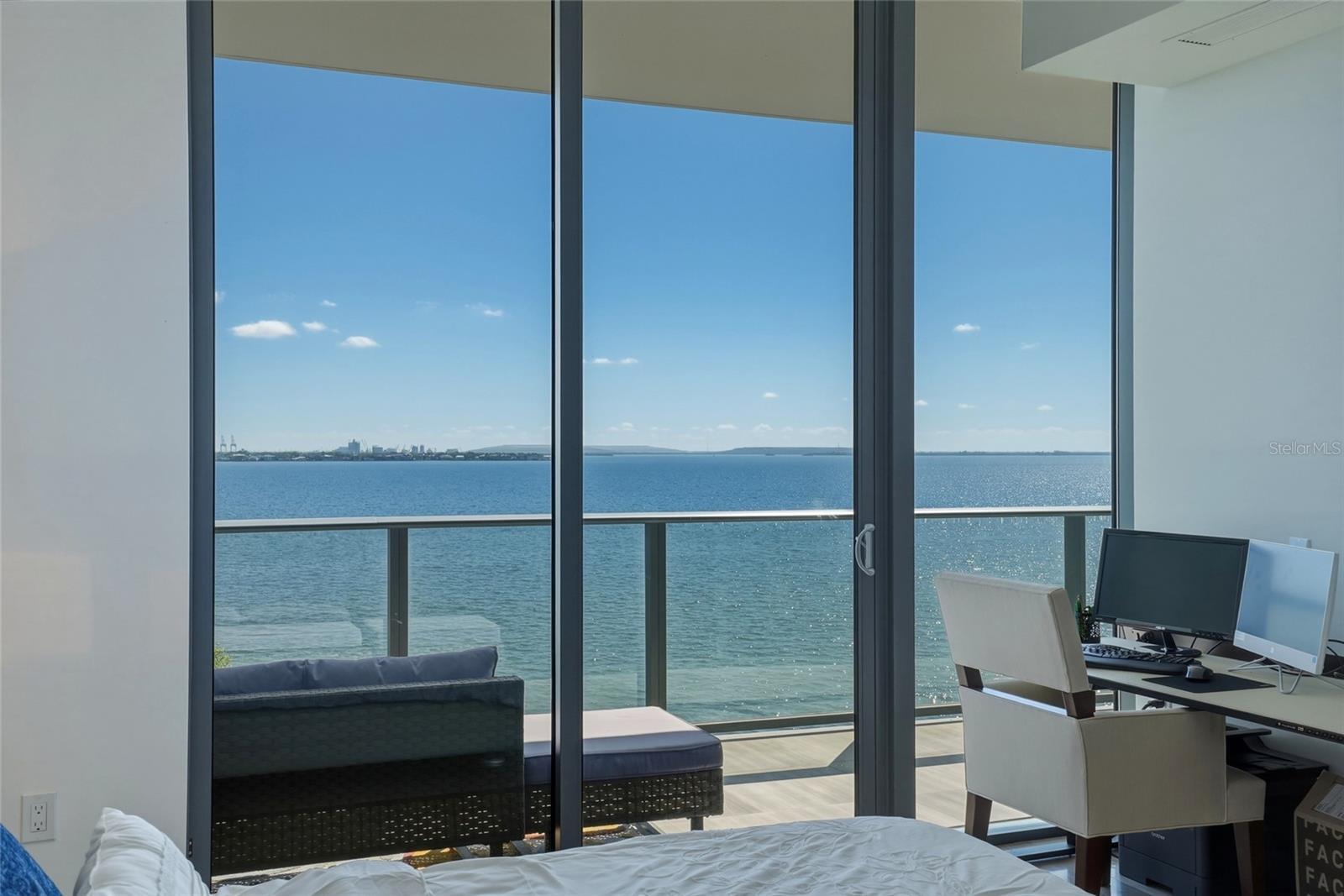 RITZ CARLTON RESIDENCES - Residential