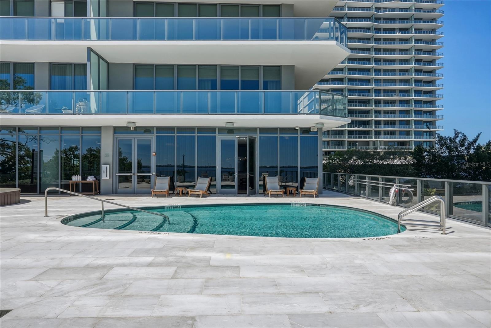 RITZ CARLTON RESIDENCES - Residential