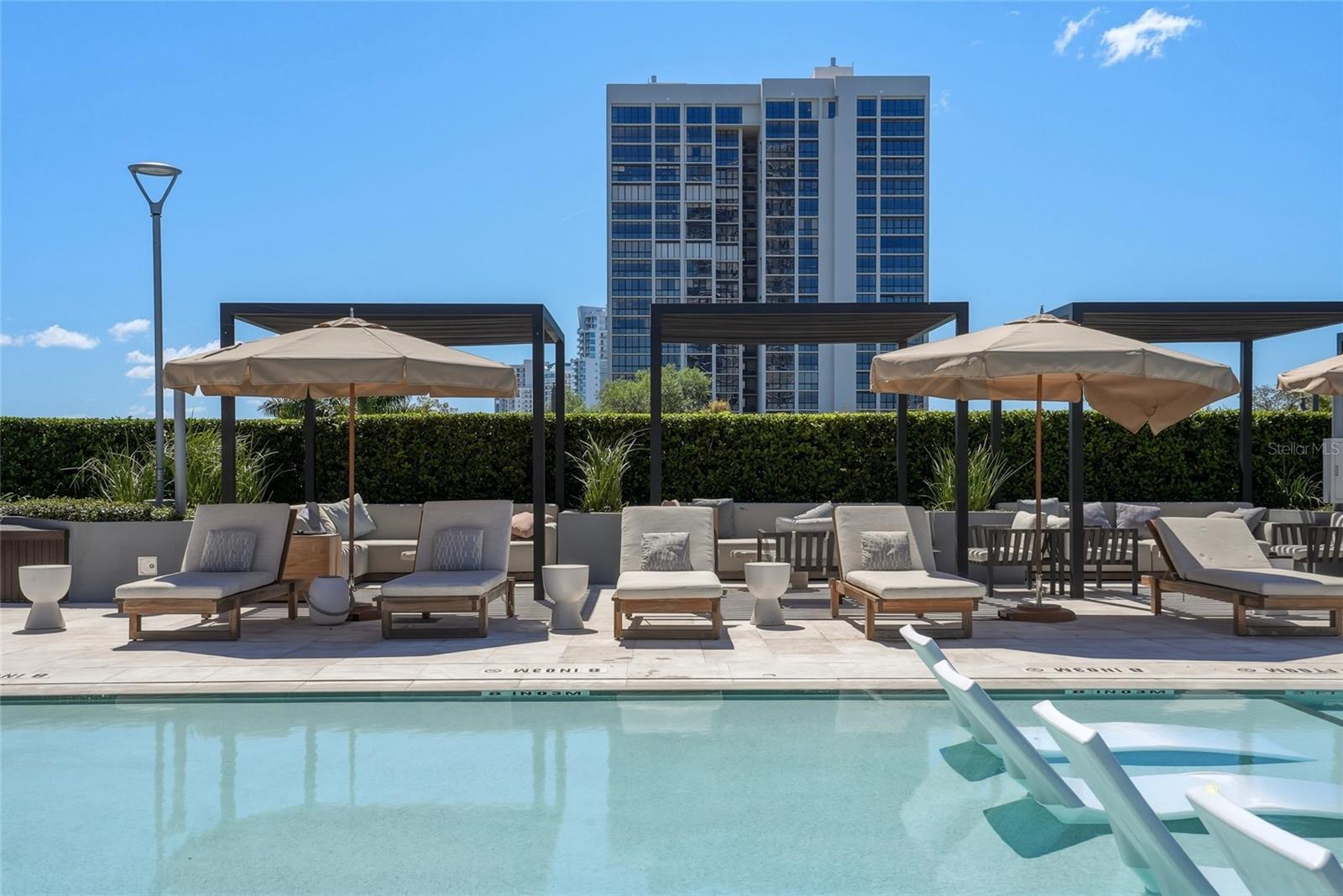 RITZ CARLTON RESIDENCES - Residential