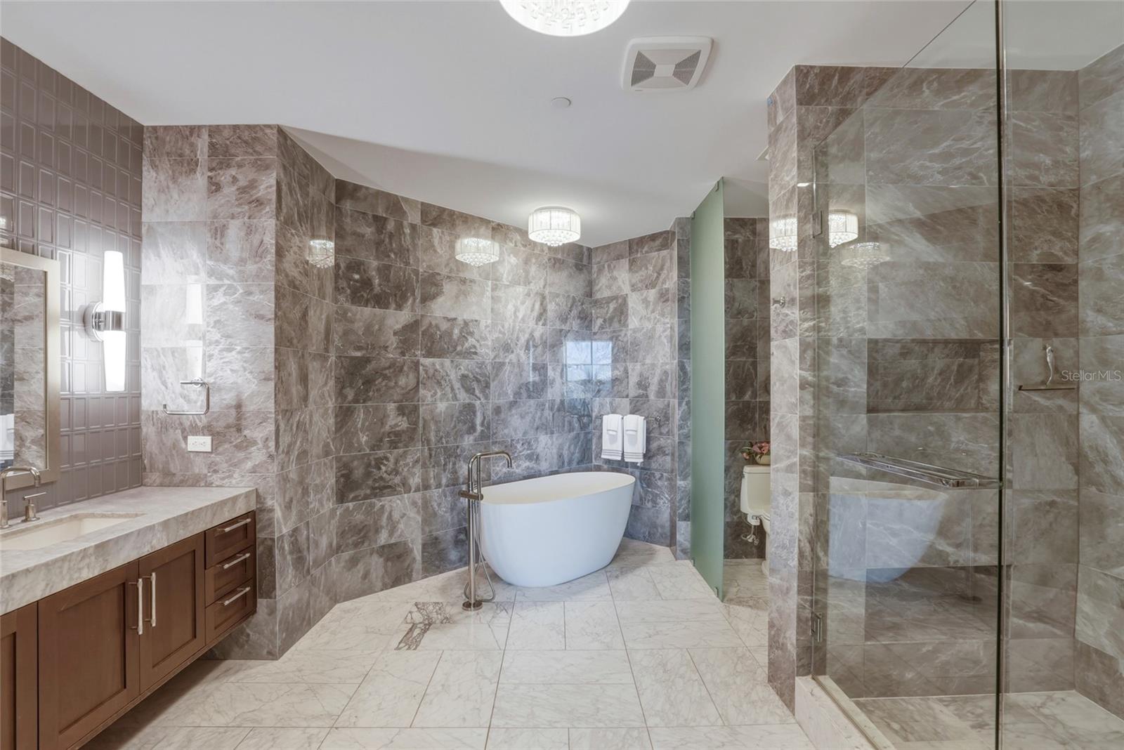 RITZ CARLTON RESIDENCES - Residential