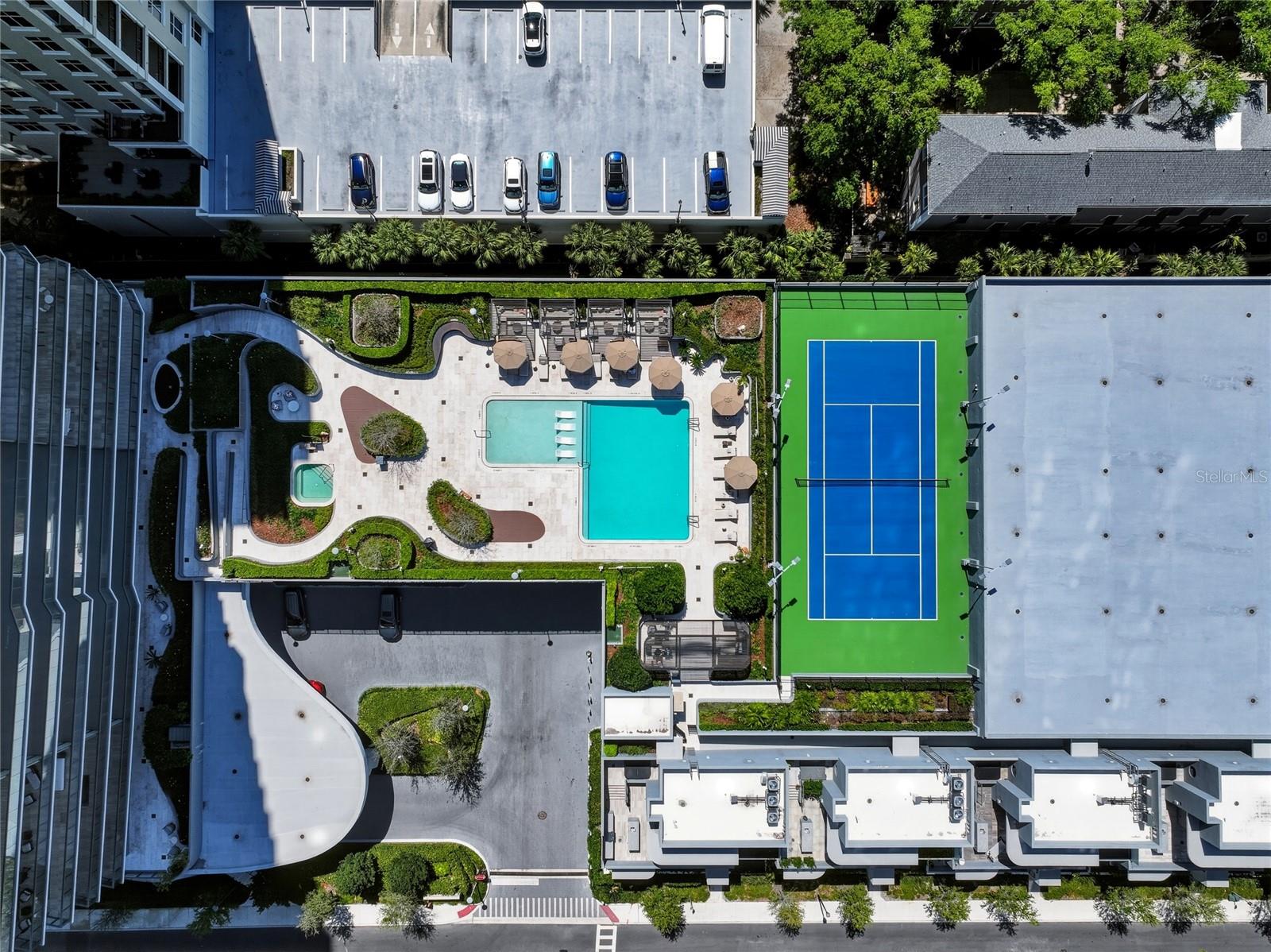 RITZ CARLTON RESIDENCES - Residential