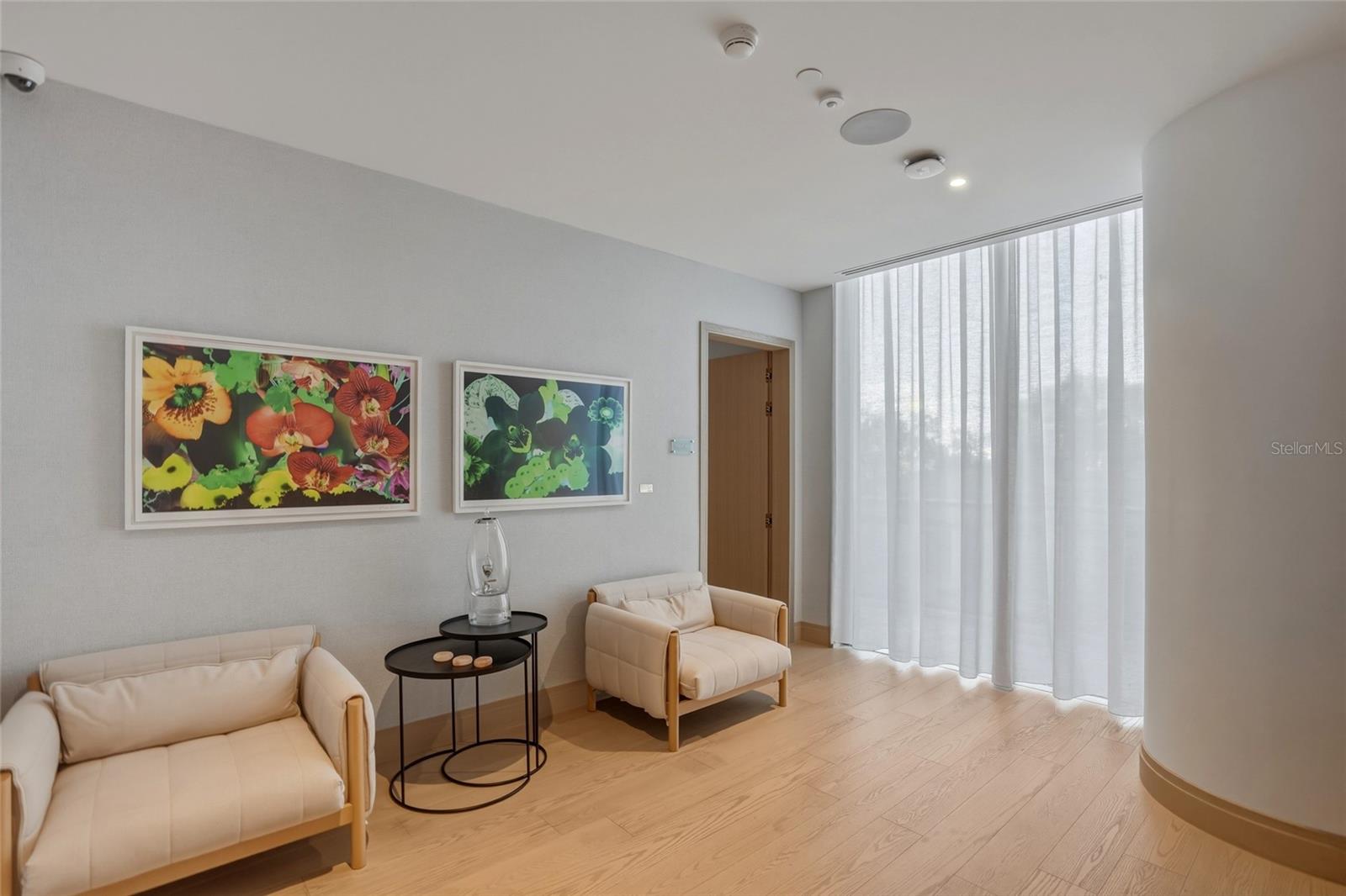 RITZ CARLTON RESIDENCES - Residential