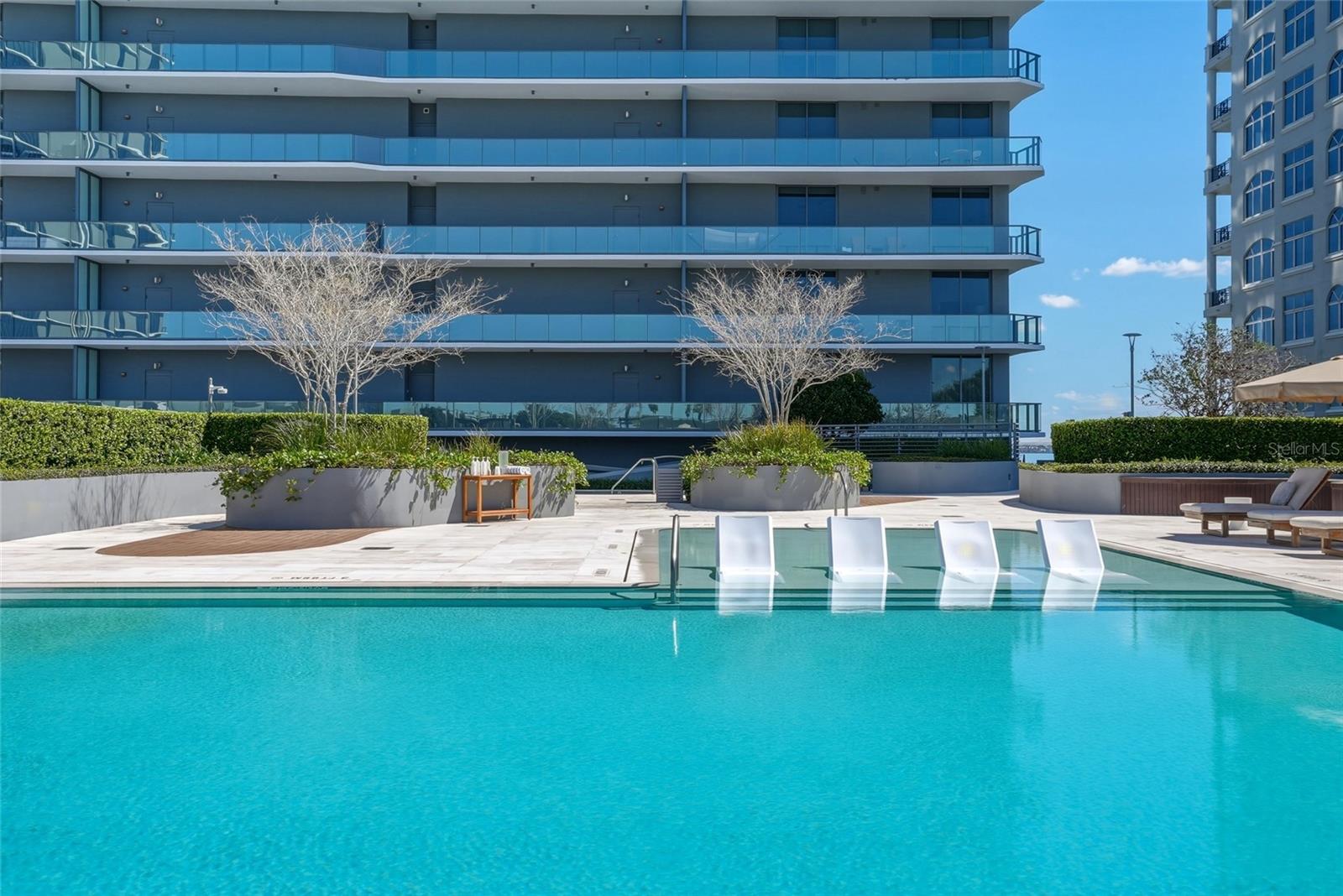 RITZ CARLTON RESIDENCES - Residential