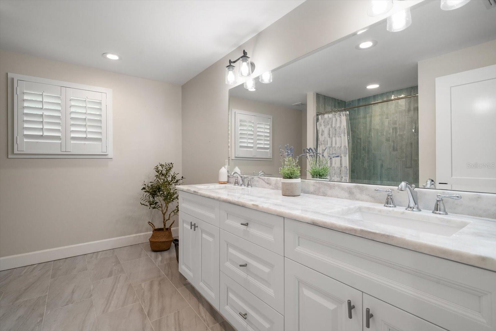 H J WATROUS ADDITION TO WEST HYDE PARK SUB - Residential