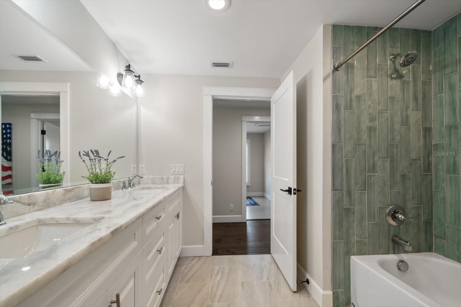 H J WATROUS ADDITION TO WEST HYDE PARK SUB - Residential