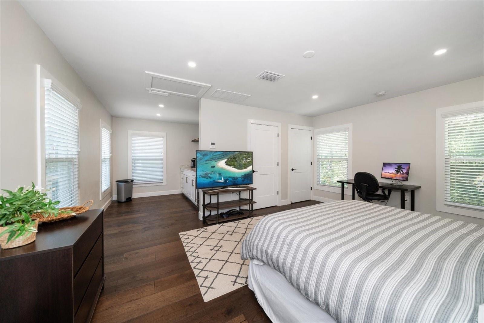 H J WATROUS ADDITION TO WEST HYDE PARK SUB - Residential