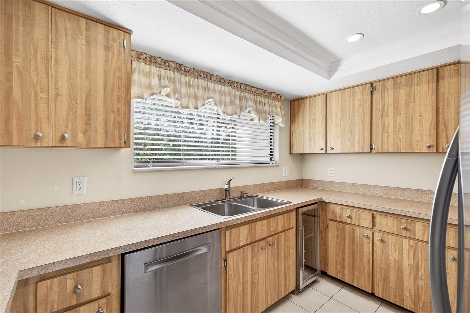 EAST LAKE WOODLANDS CONDO - Residential