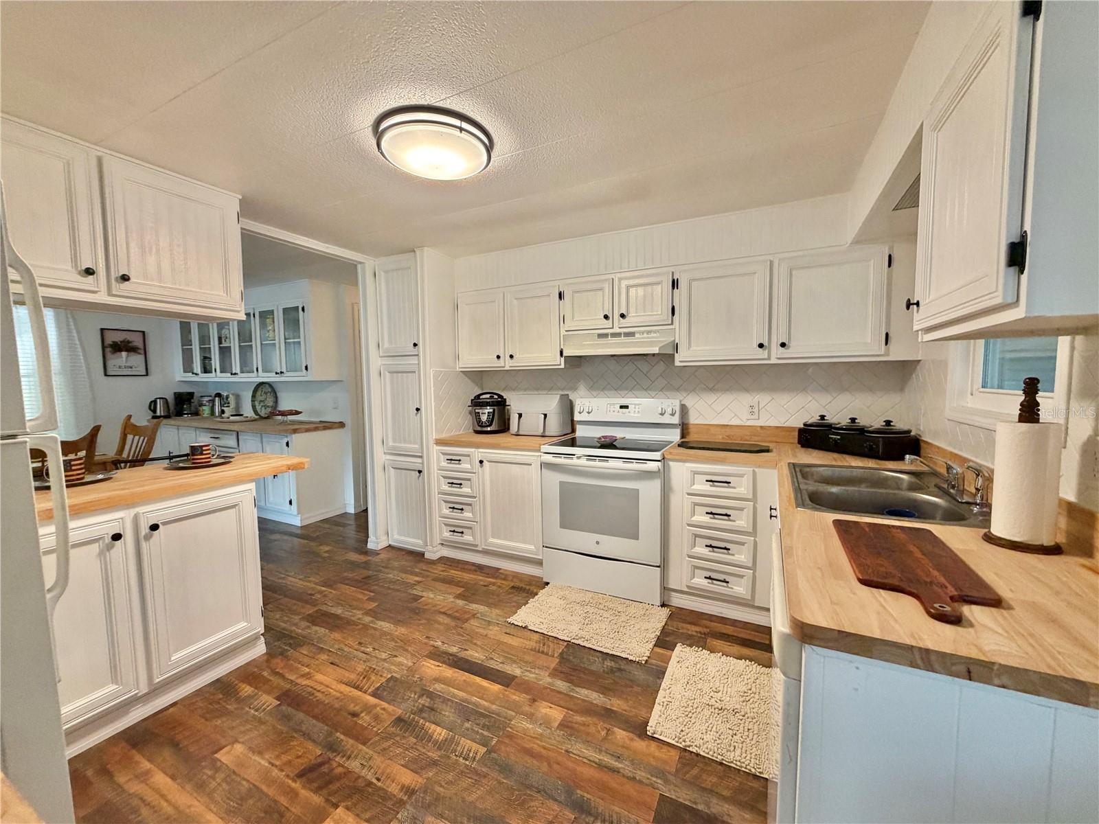 103 TAMARISK WAY