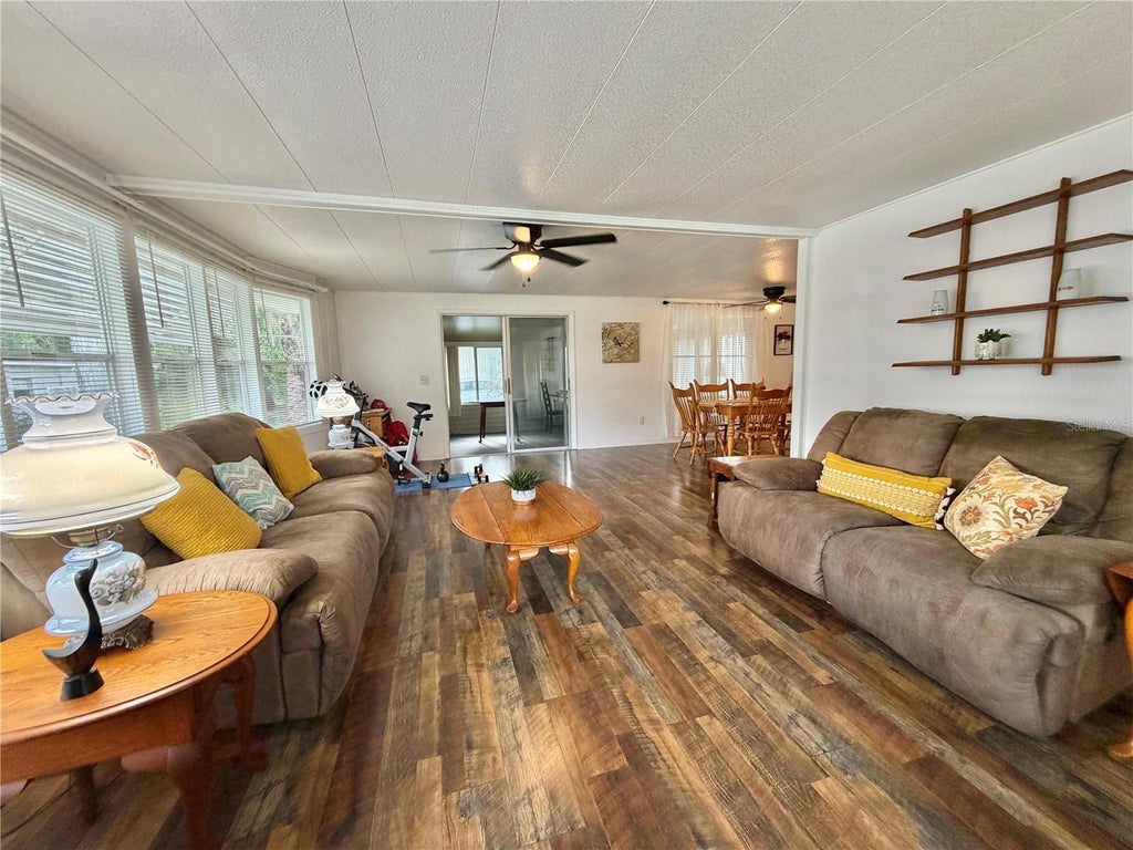 Photo of 103 Tamarisk Way, Leesburg, FL 34748 (MLS # G5118940)