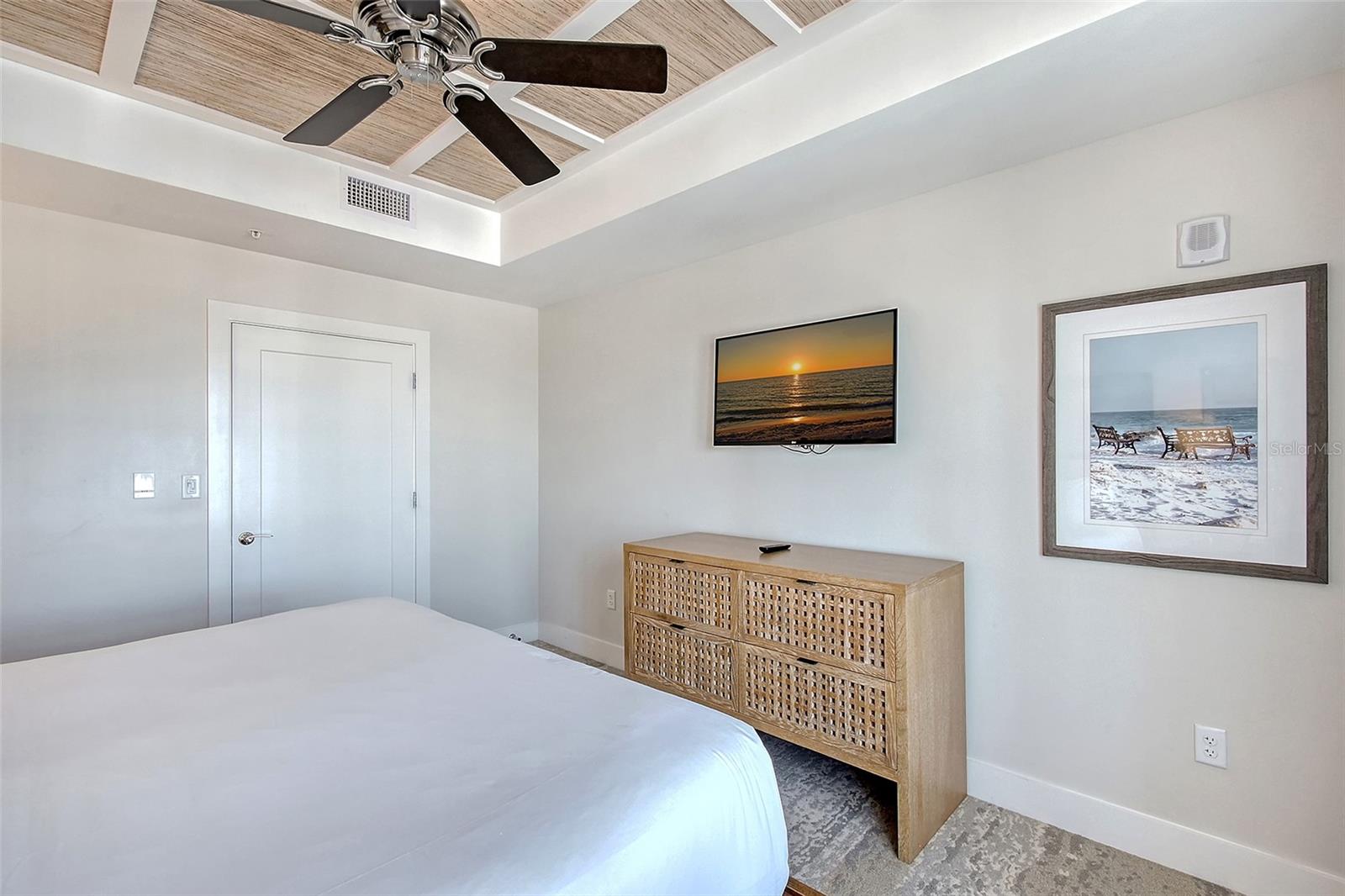 WATERLINE VILLAS & MARINE - Residential