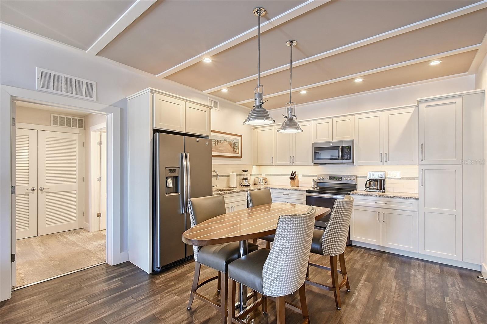 WATERLINE VILLAS & MARINE - Residential
