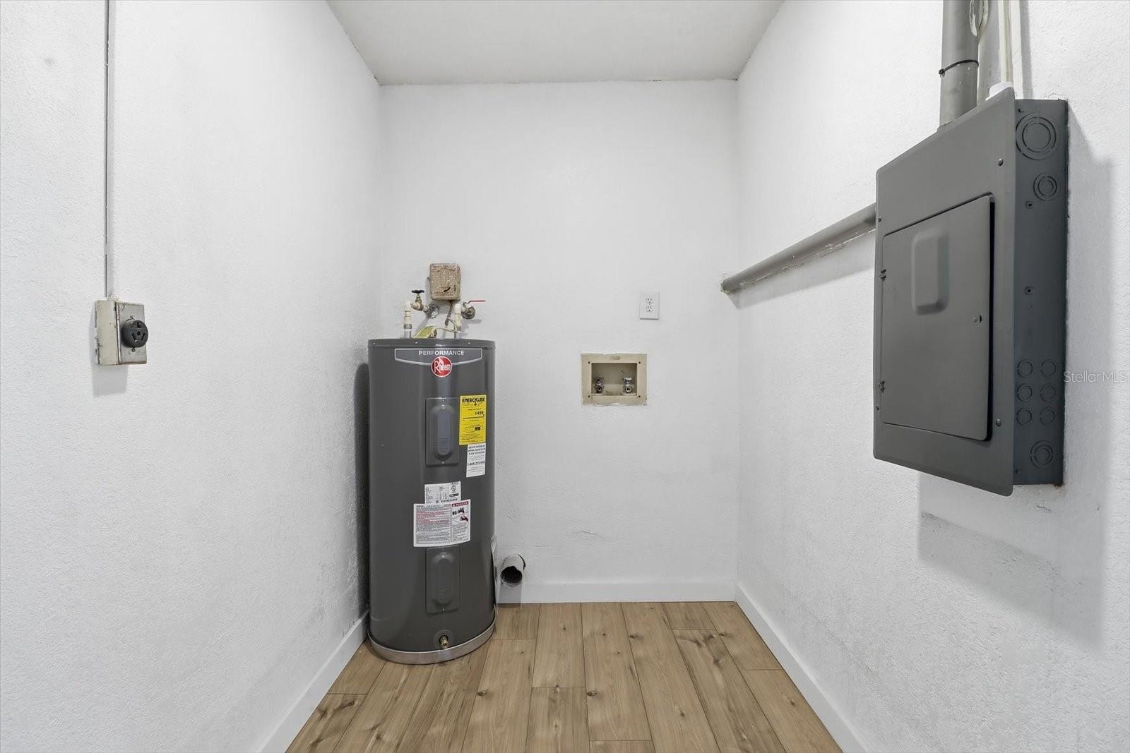 TOWN DUNNELLON - Residential