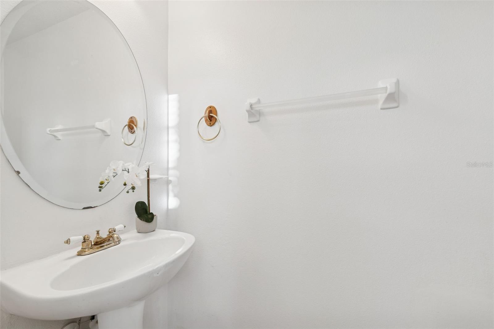 TOWNHOMES AT WEATHERSFIELD - Residential