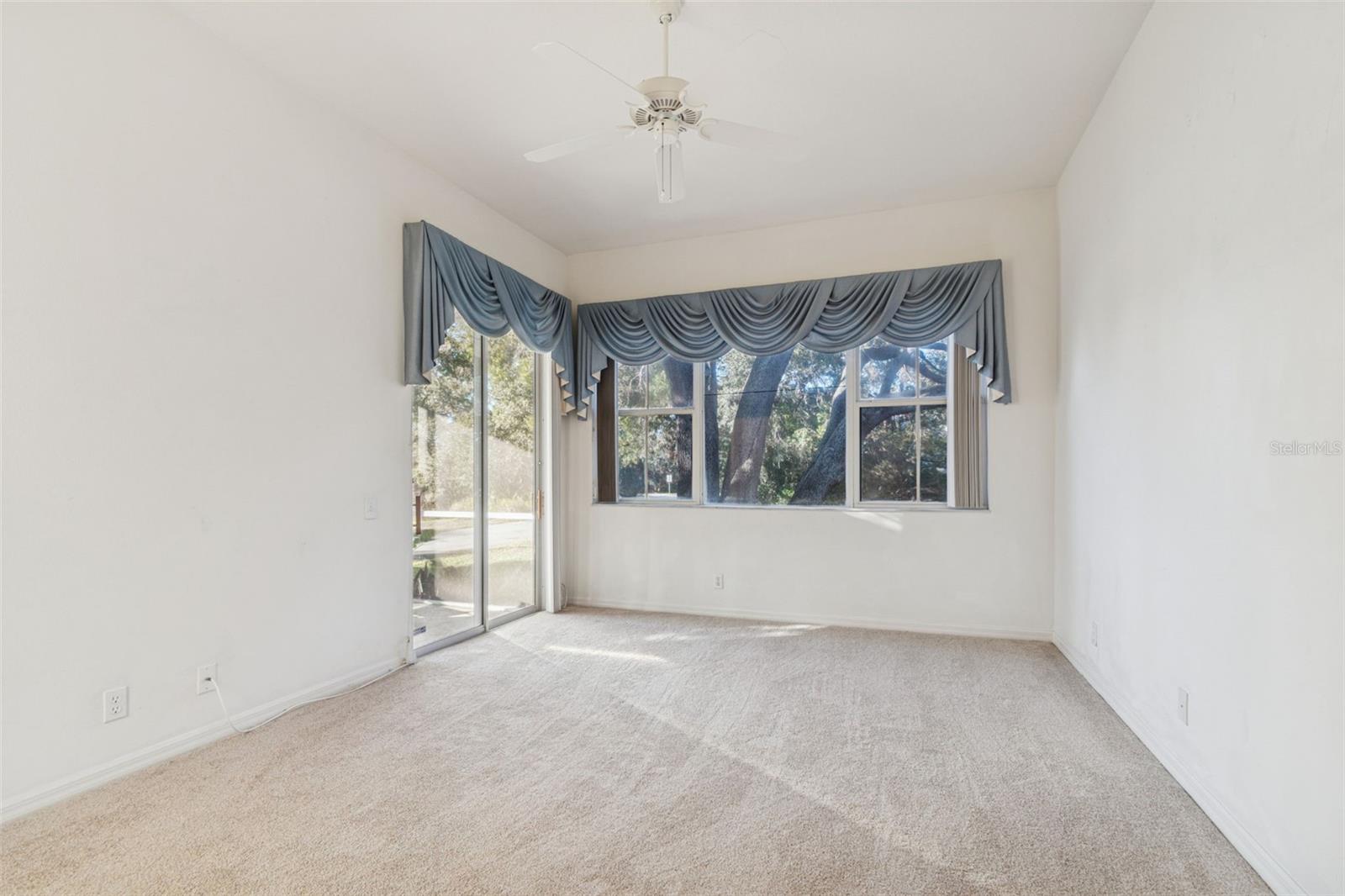 TOWNHOMES AT WEATHERSFIELD - Residential