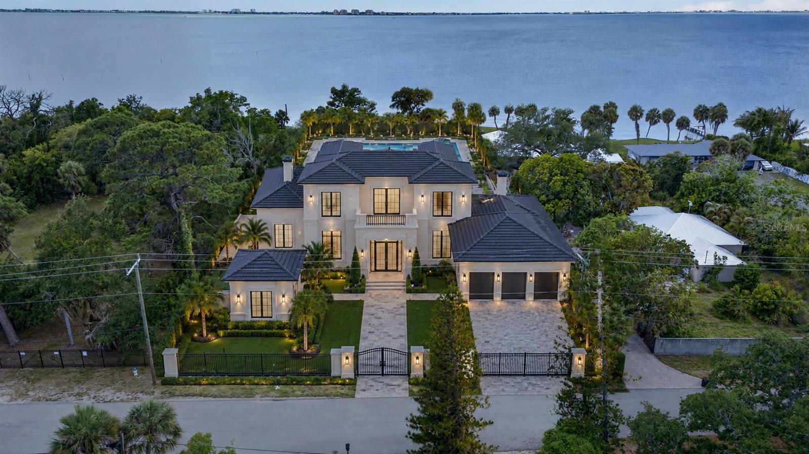 8258 LONGBAY BLVD