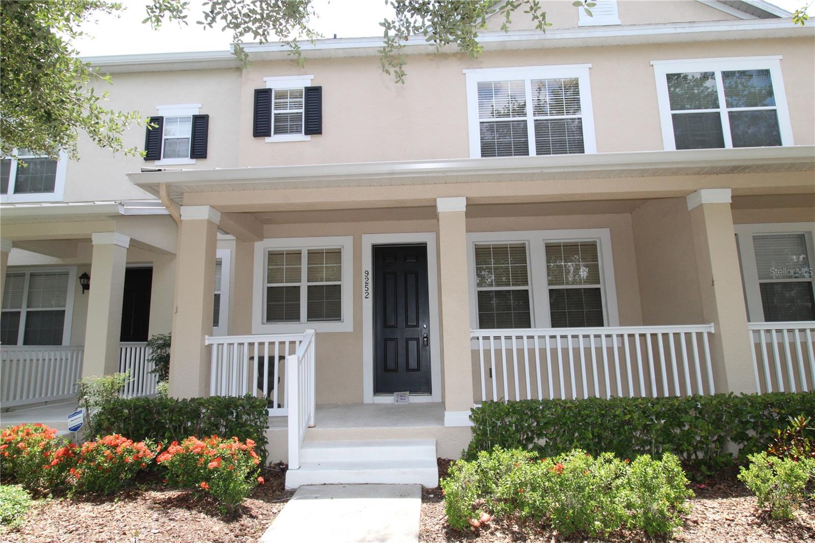3 bedroom 2 bath townhouse located in Northlake Park. Features a formal dining room, open floor plan for the kitchen and family room, brick patio and a detached garage.