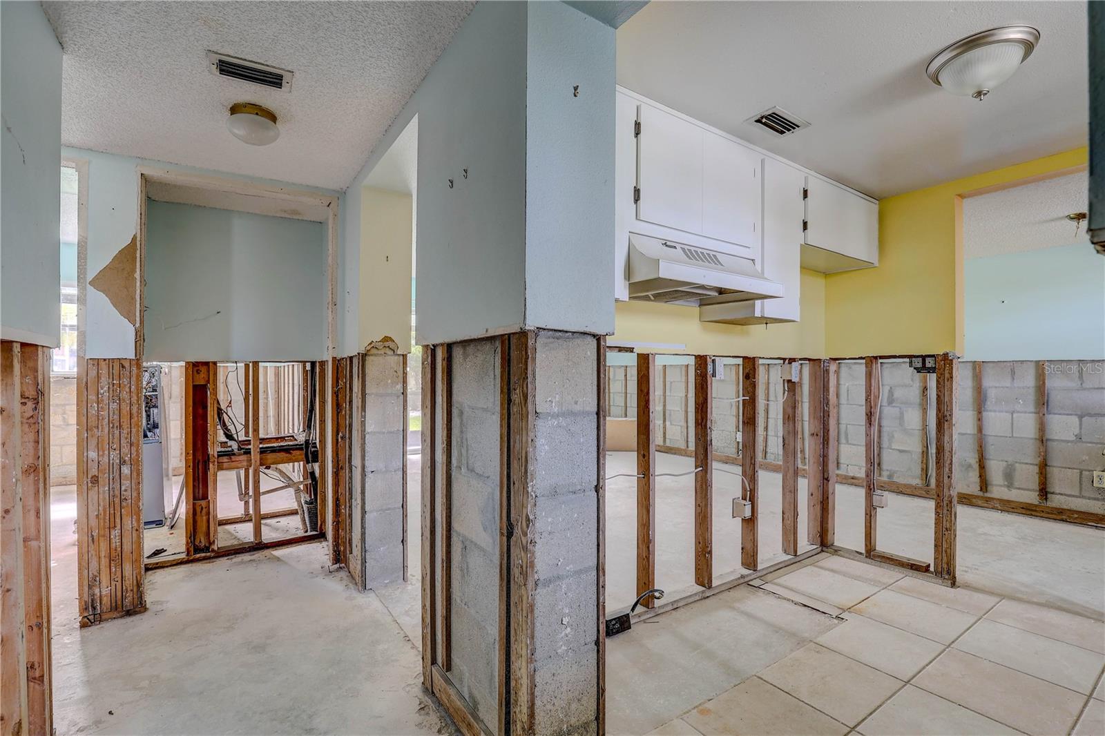 ROYAL RICHEY VILLAGE CONDO 01 - Residential