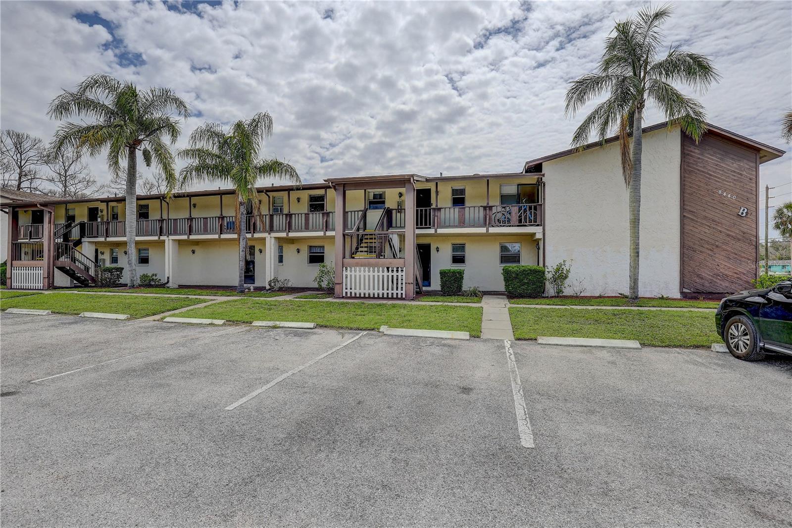 ROYAL RICHEY VILLAGE CONDO 01 - Residential