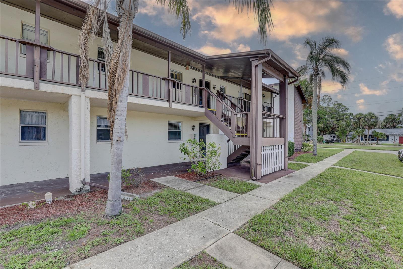 ROYAL RICHEY VILLAGE CONDO 01 - Residential