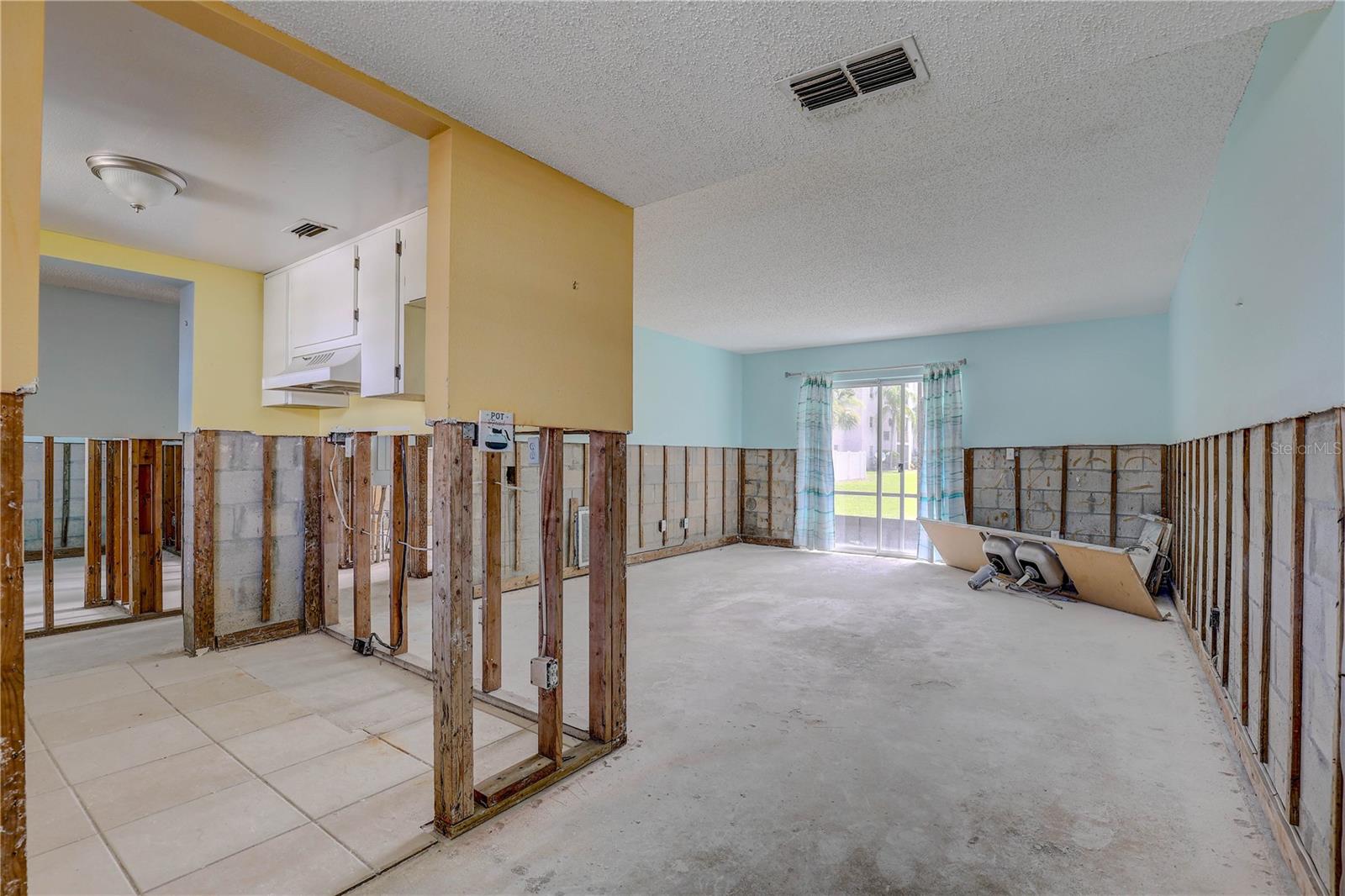 ROYAL RICHEY VILLAGE CONDO 01 - Residential