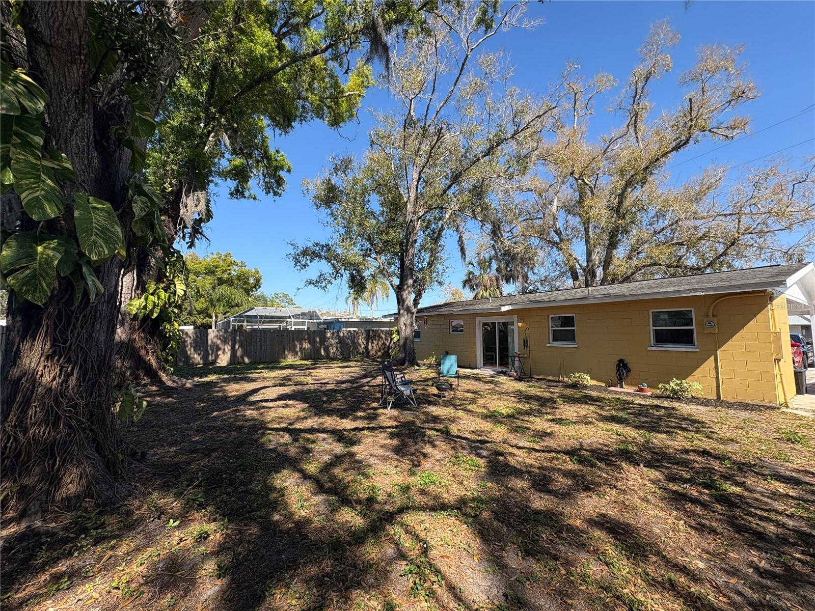 LAKE SARASOTA - Residential