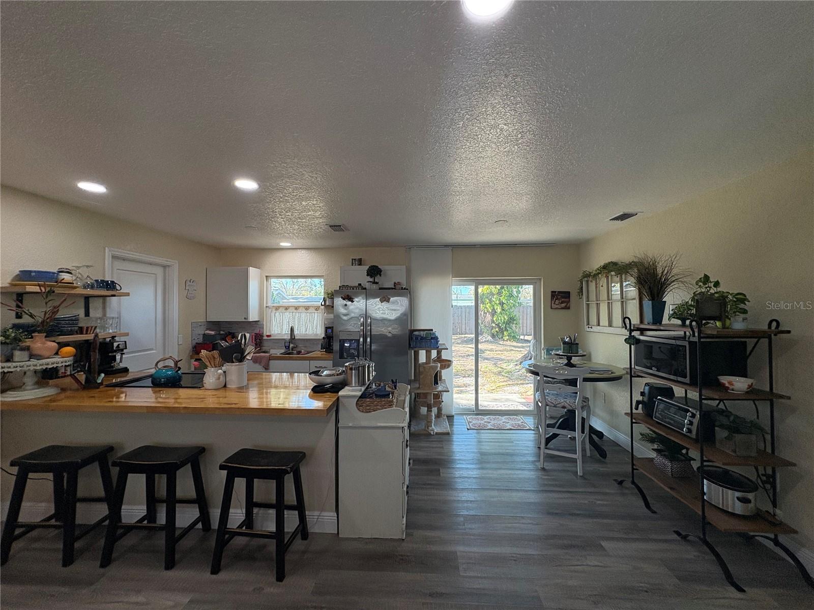 LAKE SARASOTA - Residential