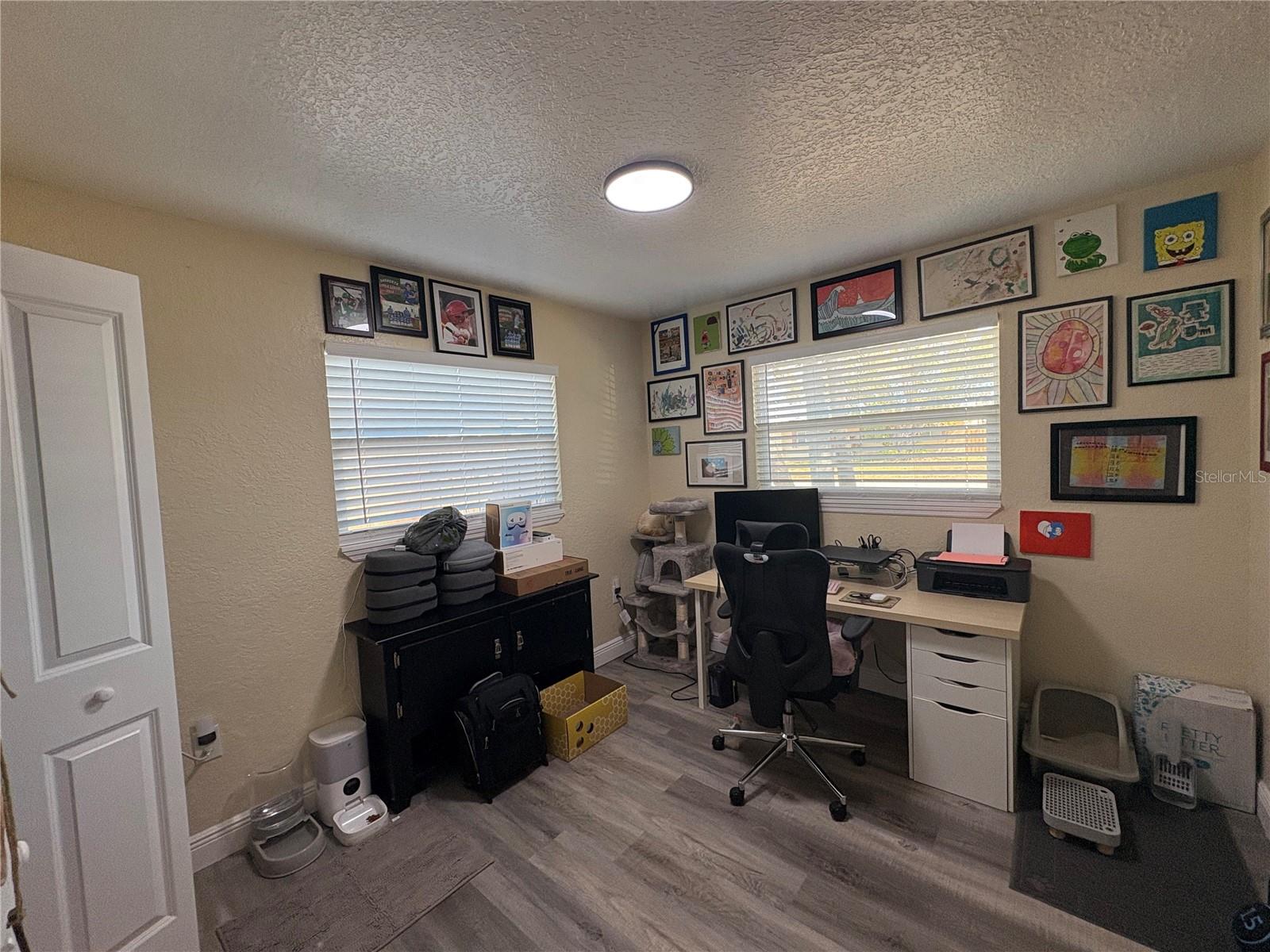 LAKE SARASOTA - Residential