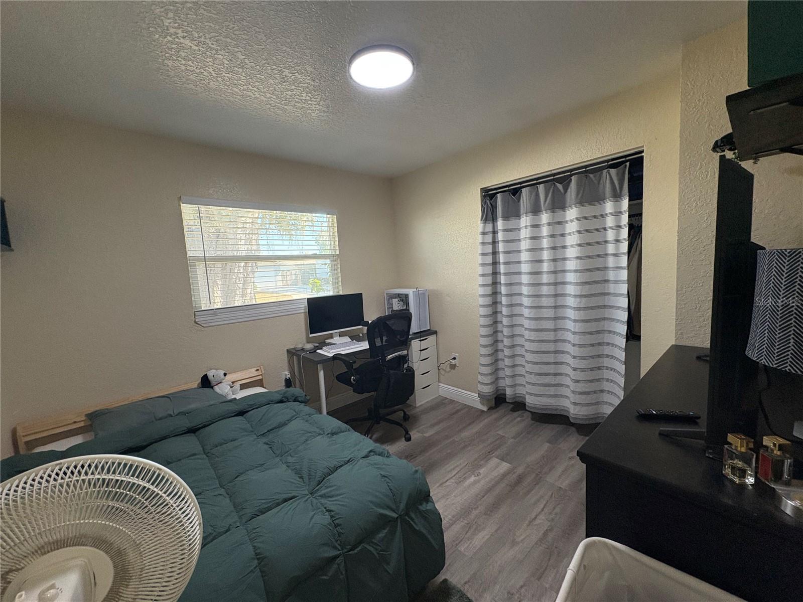 LAKE SARASOTA - Residential