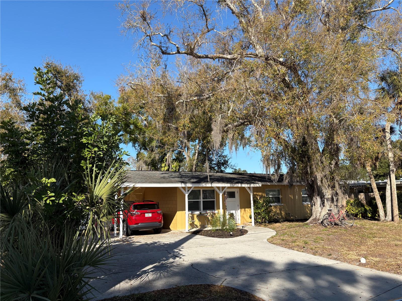 LAKE SARASOTA - Residential