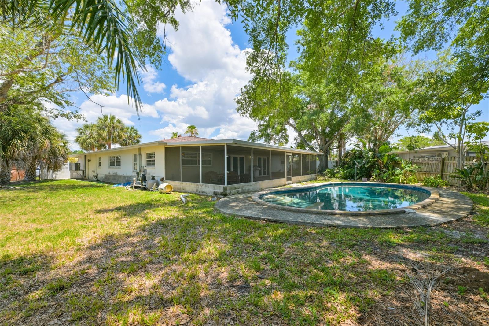 BAY CREST PARK UNIT 16 - Residential
