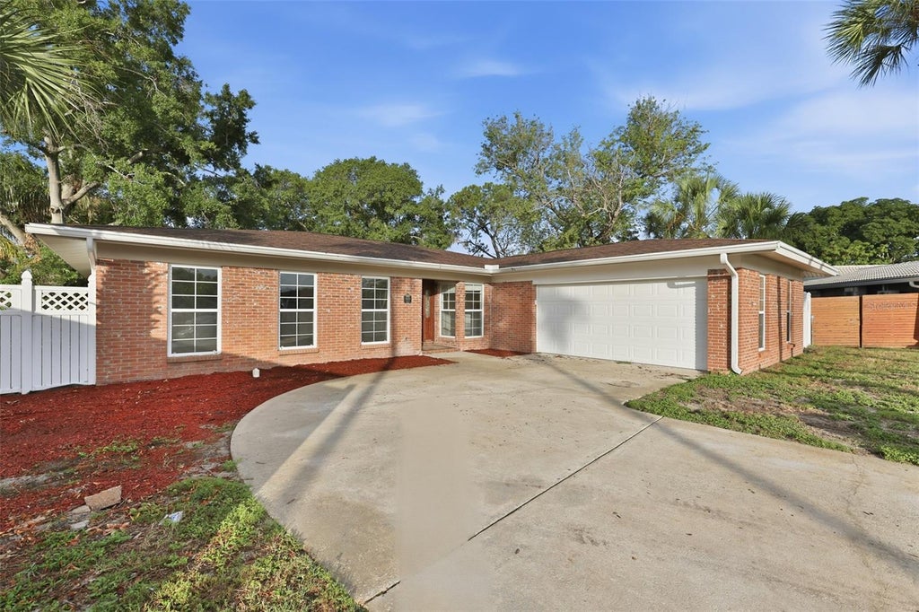 Photo of 8410 Lava Place, Tampa, FL 33615 (MLS # TB8510819)