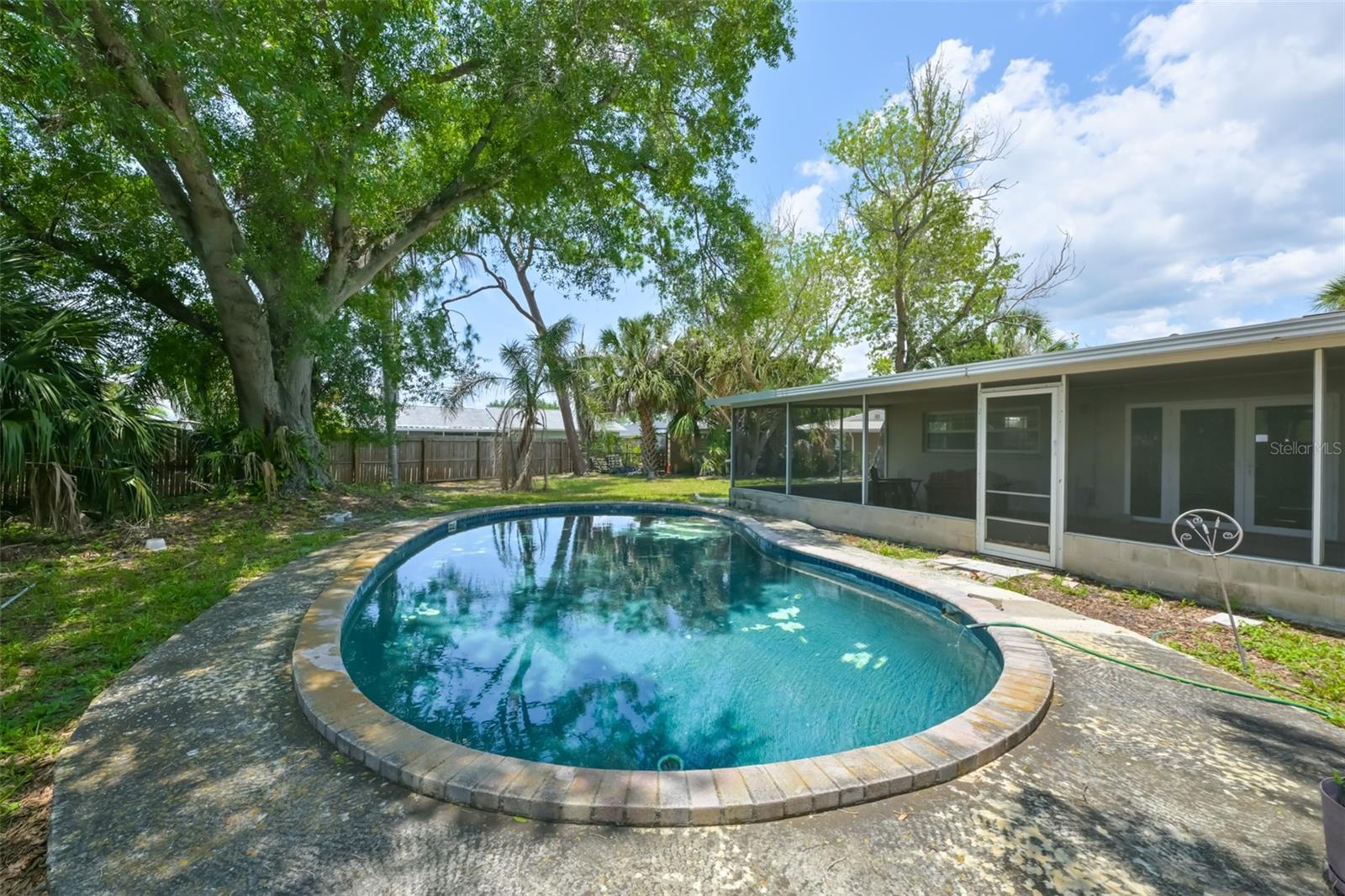 BAY CREST PARK UNIT 16 - Residential