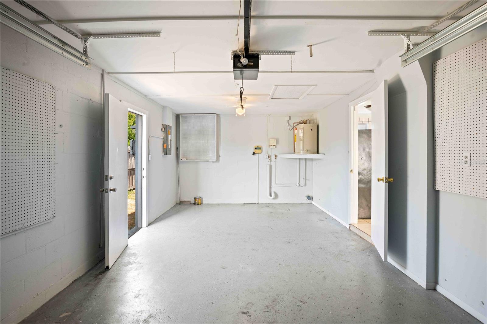 HILLANDALE - Residential