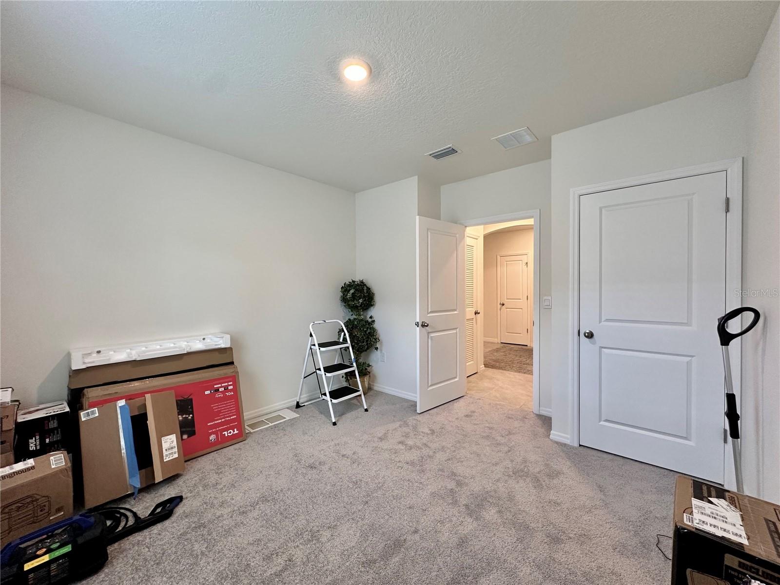 LAKE DIAMOND NORTH - Residential