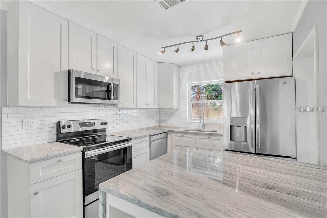 COLLEGE COURT SUB - Residential Lease