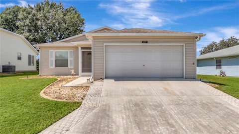 Tiny photo for 911 Grand Vista Trail, Leesburg, FL 34748 (MLS # G5118392)