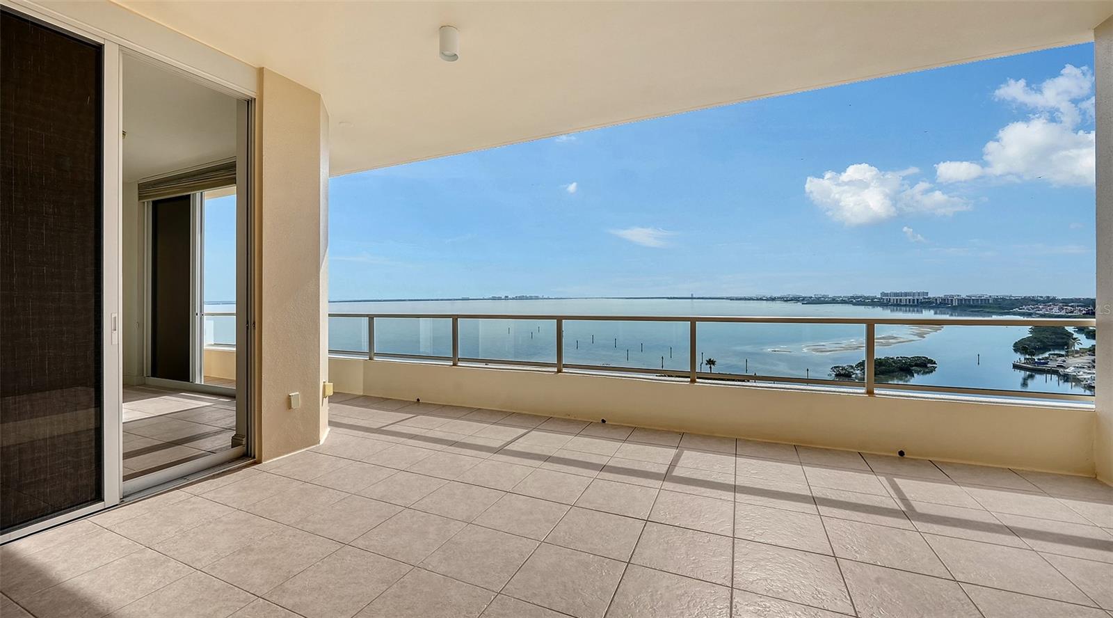 GRAND BAY 4 - Residential