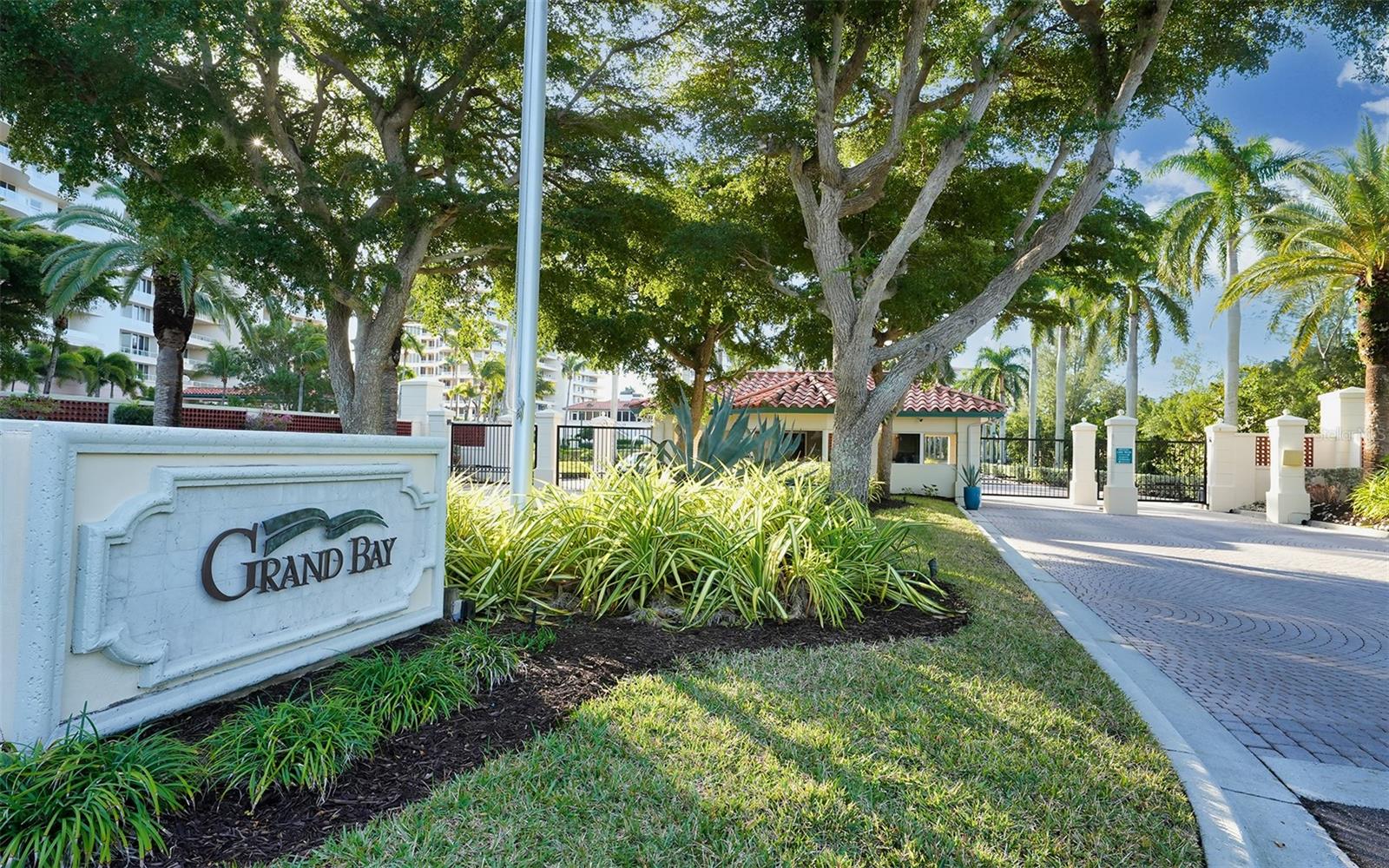 GRAND BAY 4 - Residential