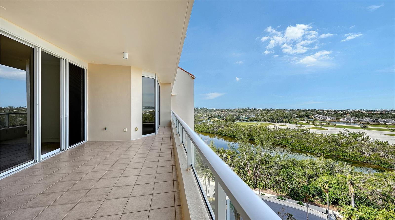 GRAND BAY 4 - Residential
