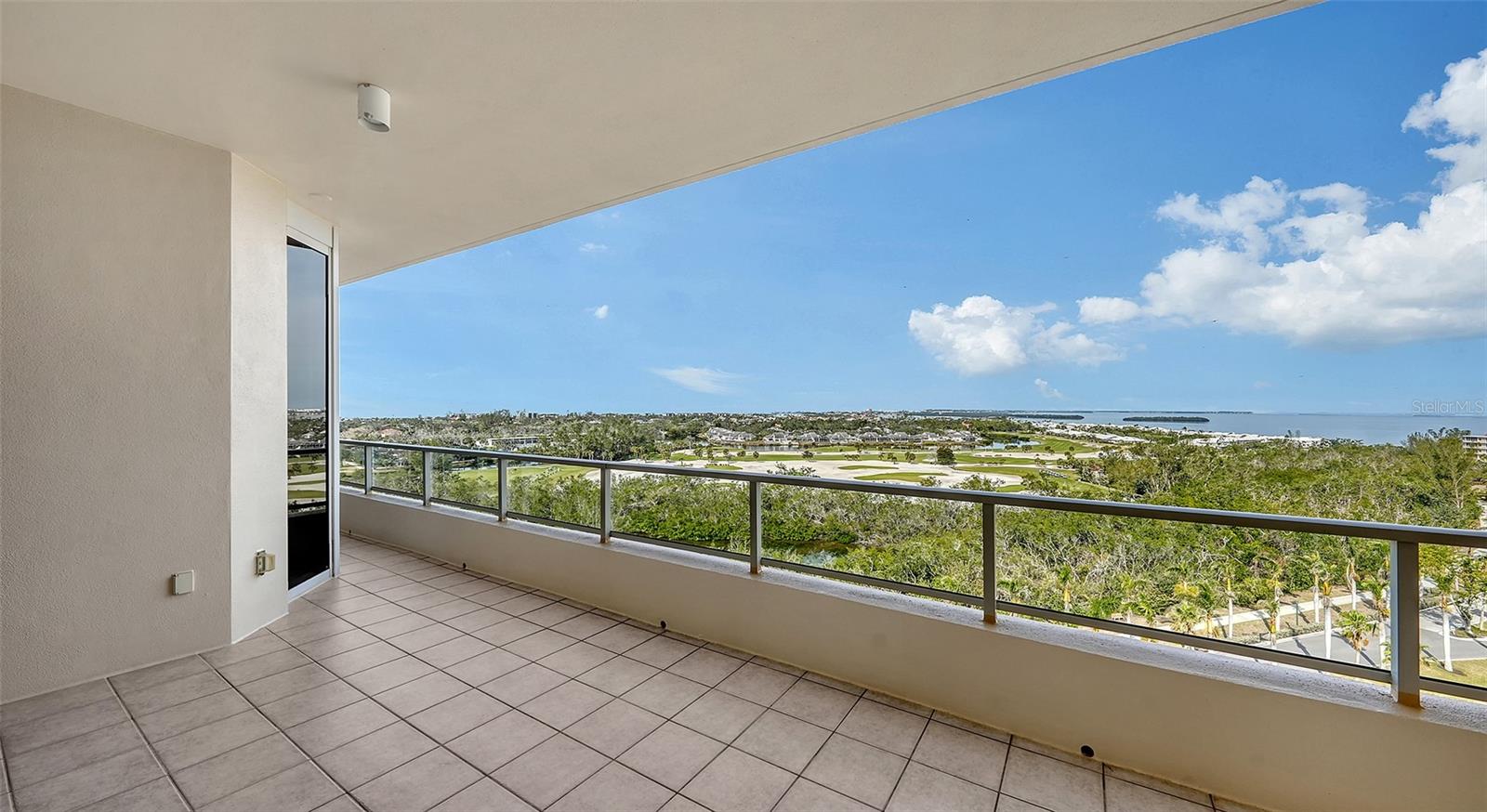 GRAND BAY 4 - Residential
