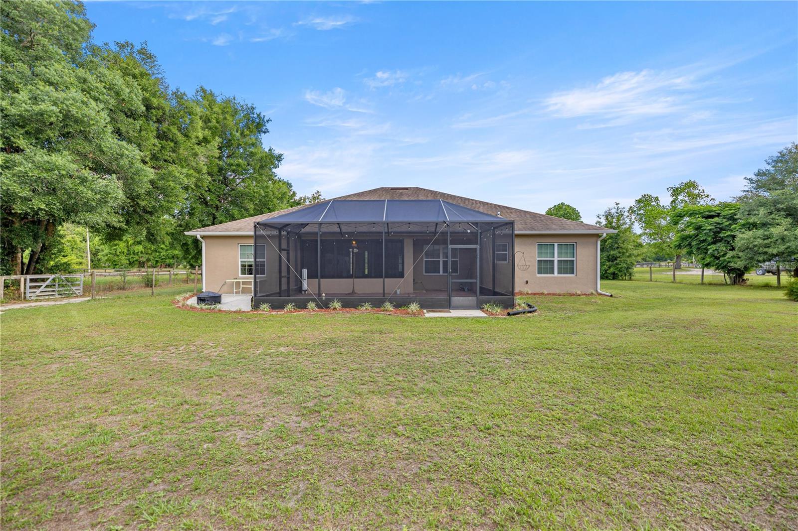 ROLLING RANCHETTES - Residential