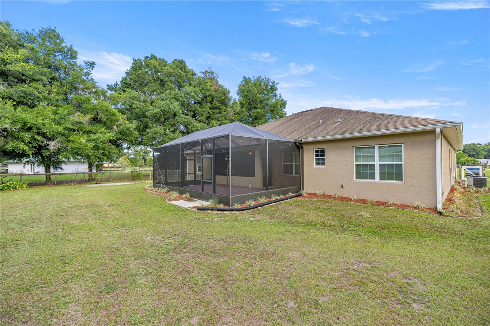 ROLLING RANCHETTES - Residential