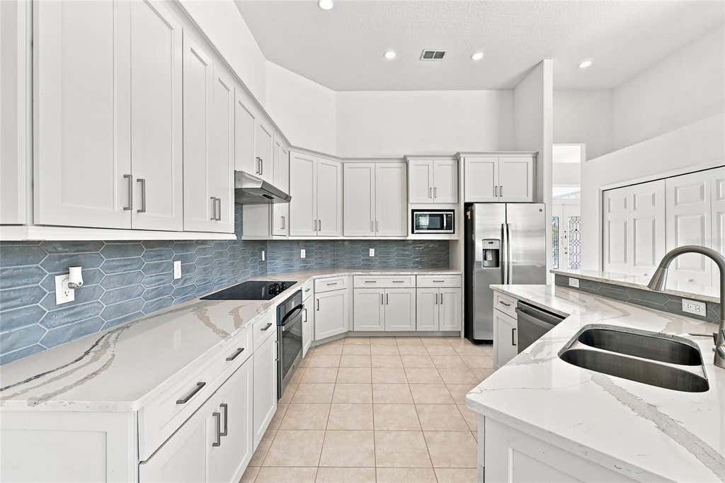 Photo of 10008 Canopy Tree Court, Orlando, FL 32836 (MLS # O6434499)
