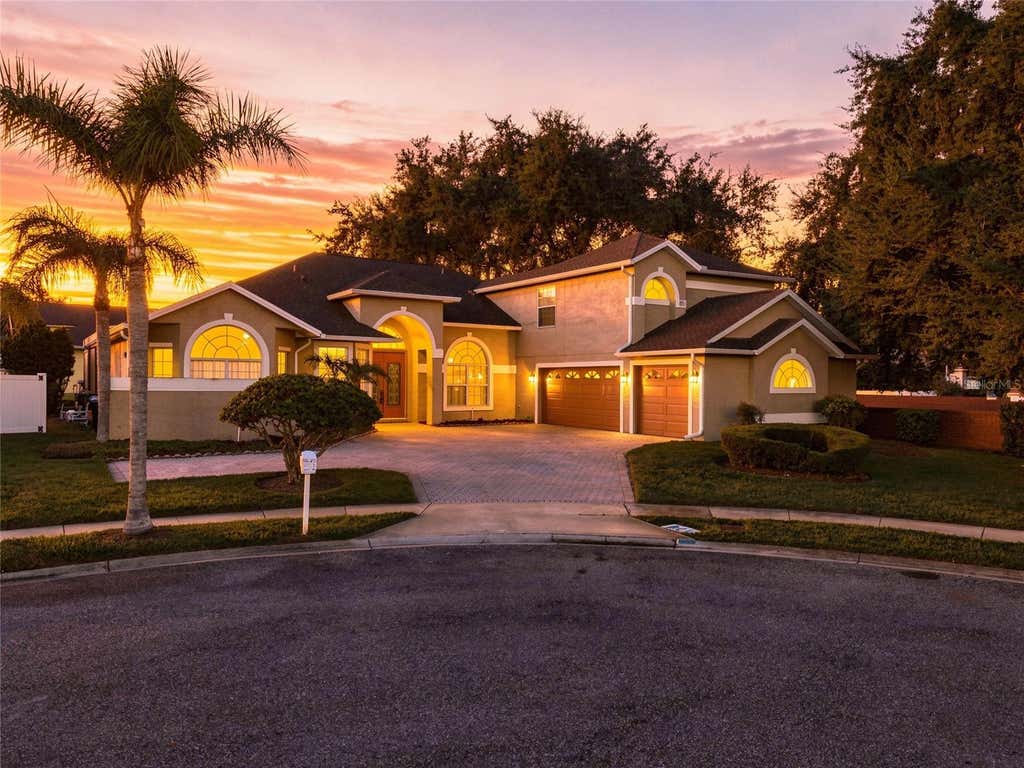 Photo of 10008 Canopy Tree Court, Orlando, FL 32836 (MLS # O6434499)